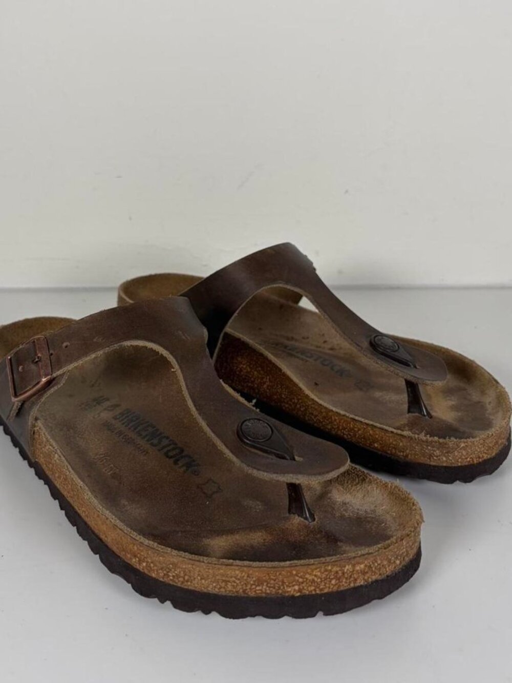 Brown "Gizeh" Oiled Leather Toe Thong Sandals